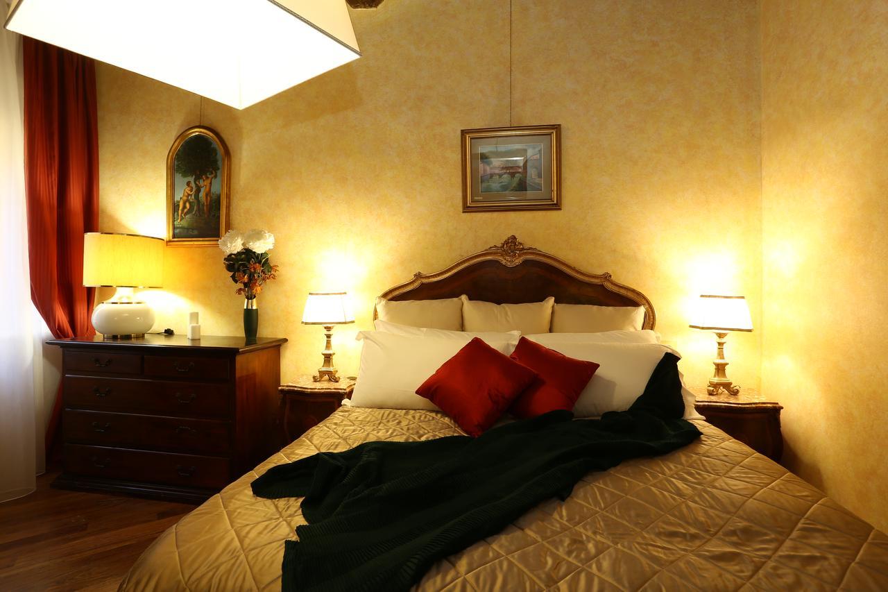 La Casa Dell'orologio Di Palazzo Berardi