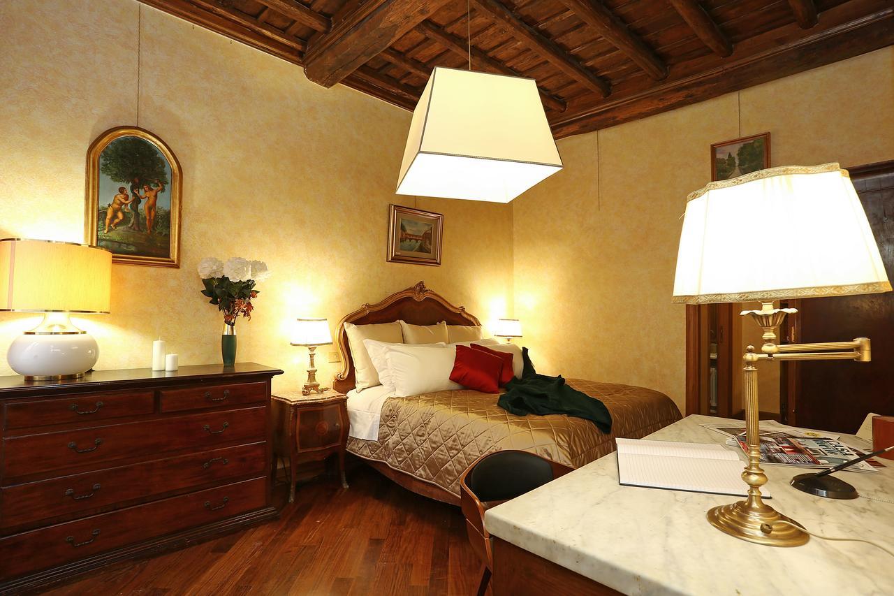 La Casa Dell'orologio Di Palazzo Berardi Roma