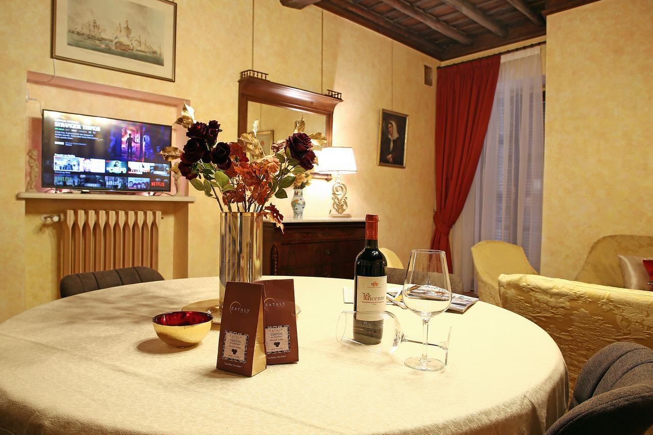 La Casa Dell'orologio Di Palazzo Berardi Apartamento *