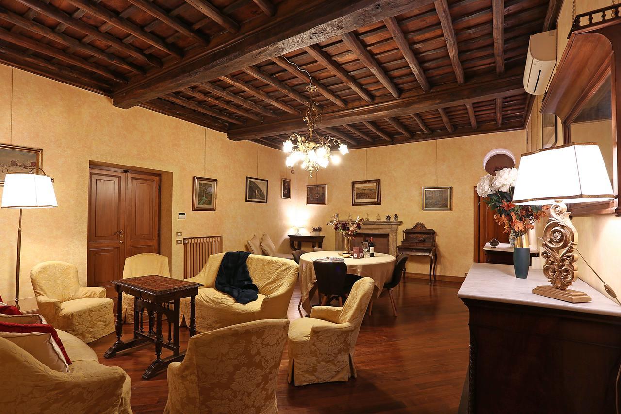 La Casa Dell'orologio Di Palazzo Berardi Apartamento *