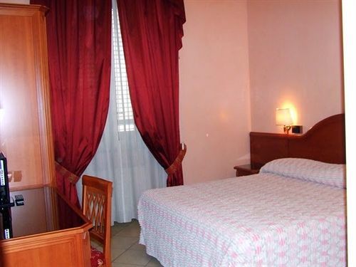 Sandra Hotel Rom
