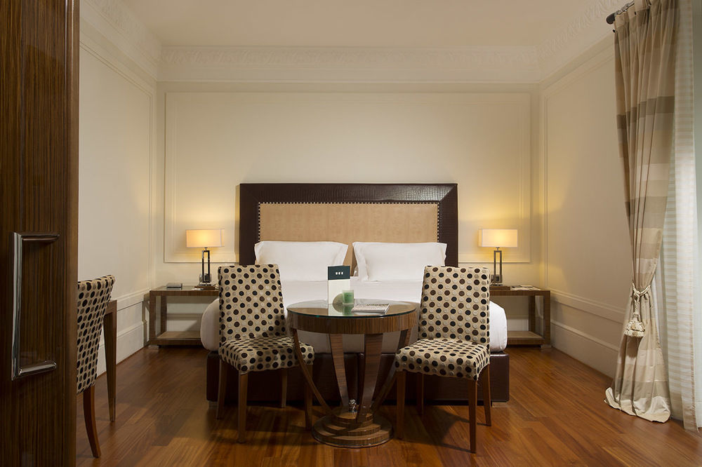 Deco Hotell