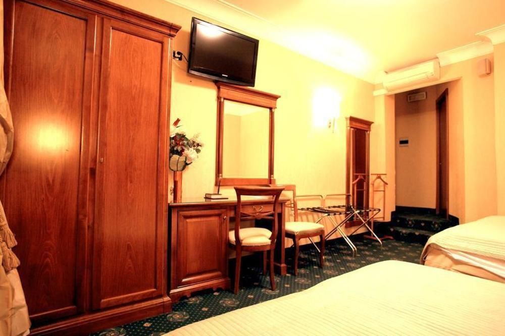 Luxury H 2000 Bed and breakfast Roma