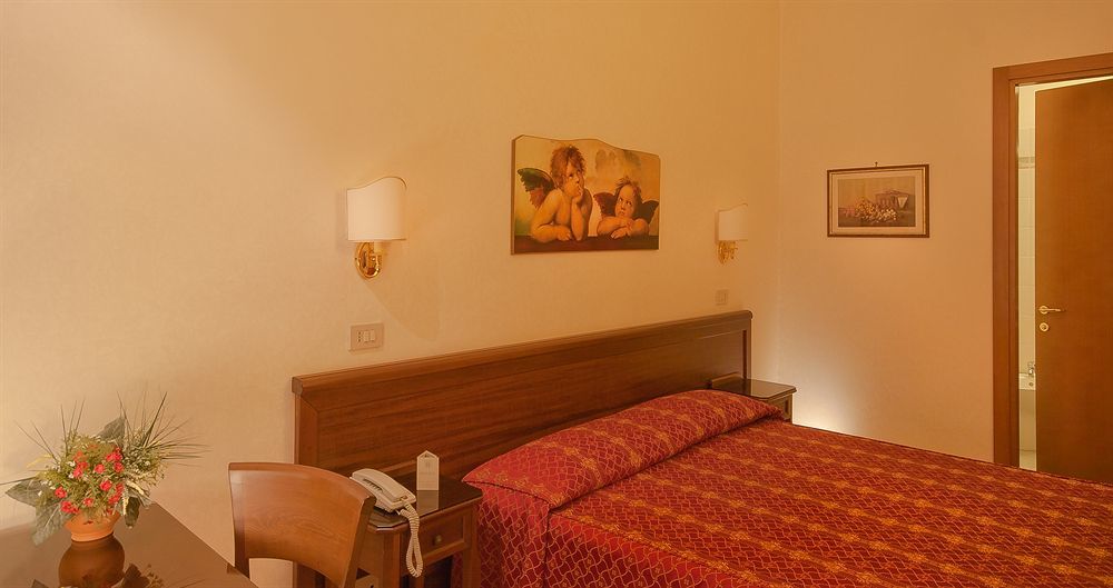 Silla Roma