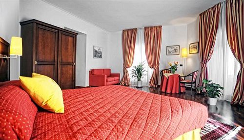 Rooms&suites 2* Rom