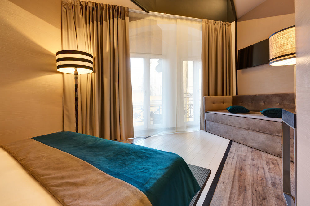 Dharma Luxury Hotell