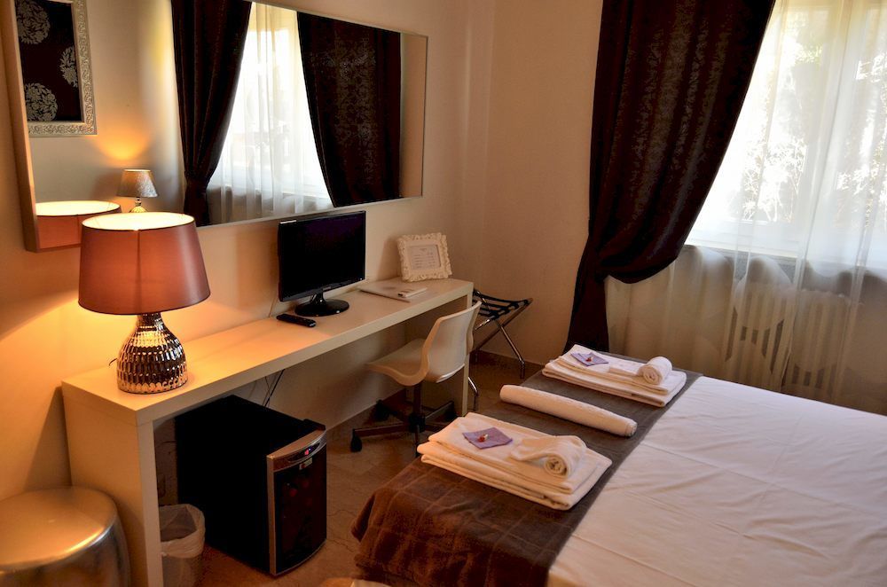 Hotel Romantic Nest In Roma