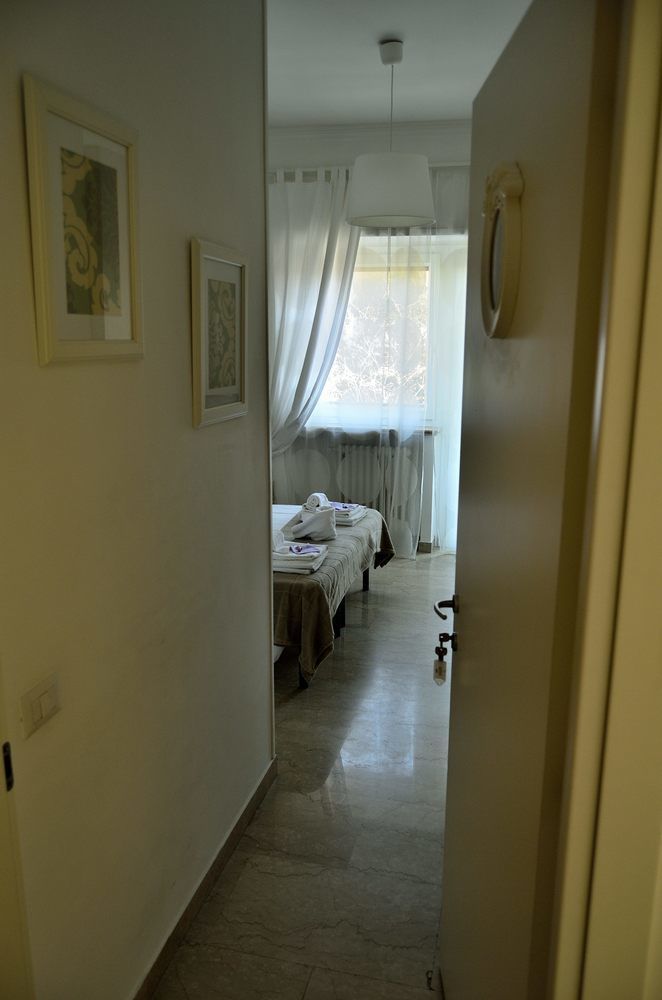Romantic Nest In 2* Roma