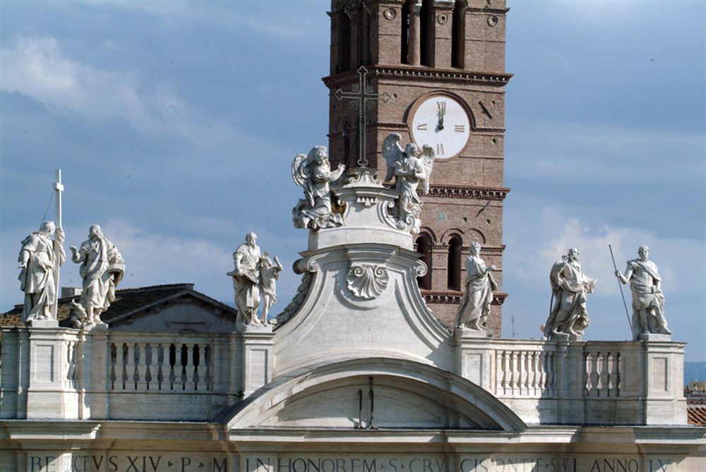 Acomodação com café da manhã  Domus Sessoriana Roma