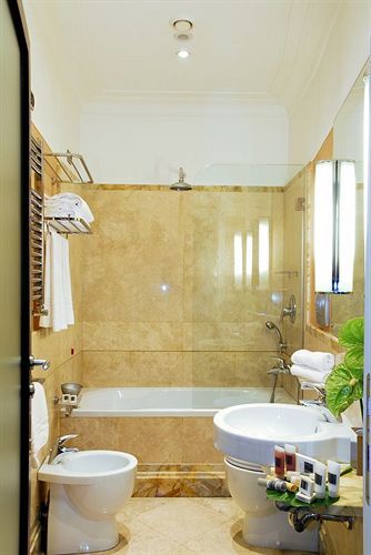 The Opera Hotell 3*