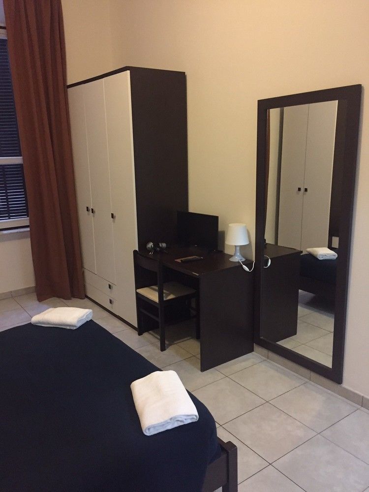 In Bed and breakfast Roma