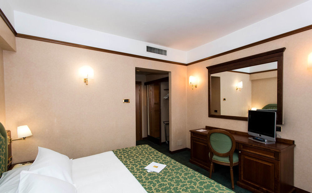 Hotel Nyx By Leonardo 4*