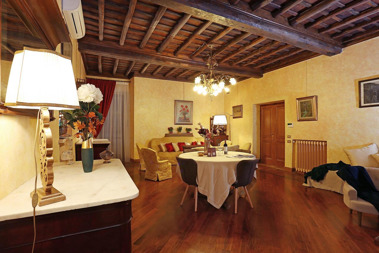 La Casa Dell'orologio Di Palazzo Berardi Appartamento Roma
