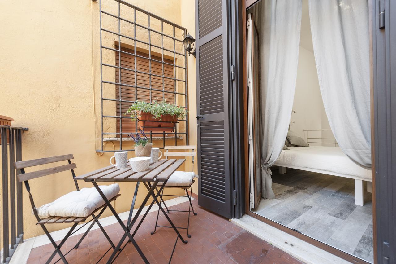 Awesome Duplex In Campo De' Fiori Area Roma