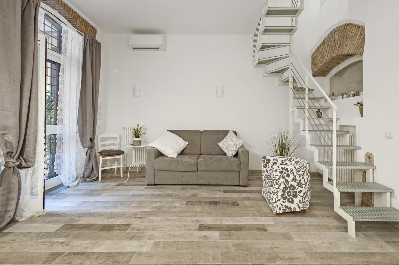 Awesome Duplex In Campo De' Fiori Area Apartamento