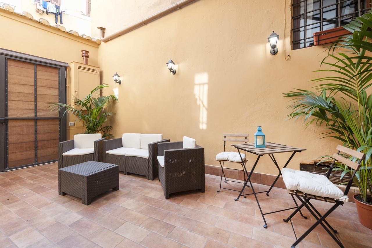 Awesome Duplex In Campo De' Fiori Area Apartamento