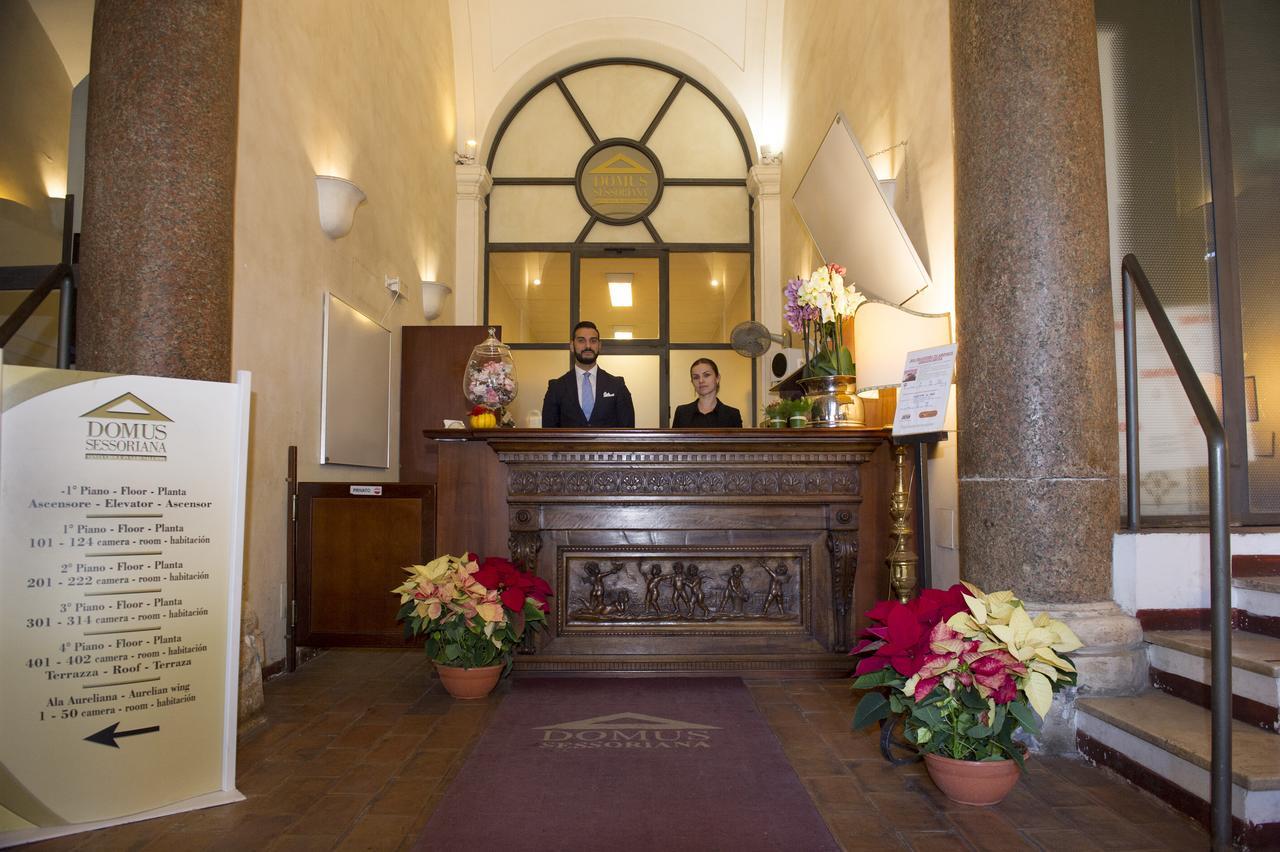 Acomodação com café da manhã  Domus Sessoriana 3*