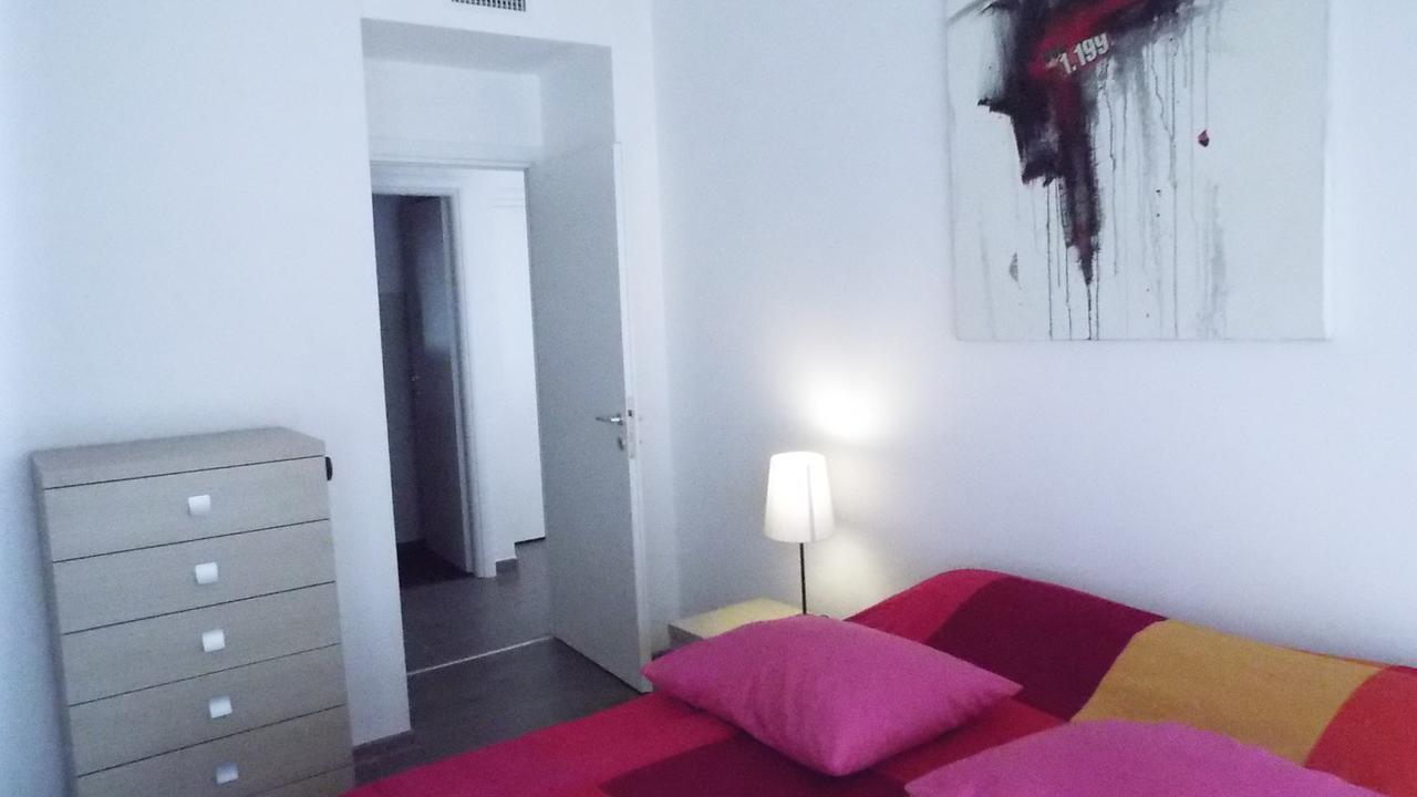New Artistic Flat Rom