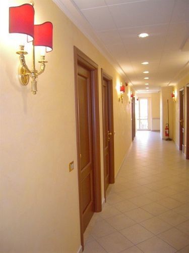 Vitti Hotell 2*