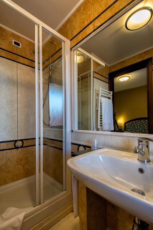 Hotel Park Blanc Et Noir 3*