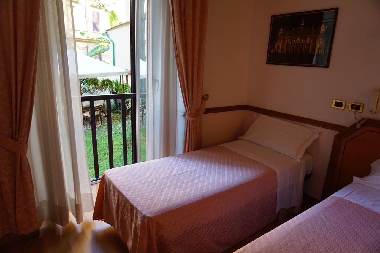 Hotel Green 2*