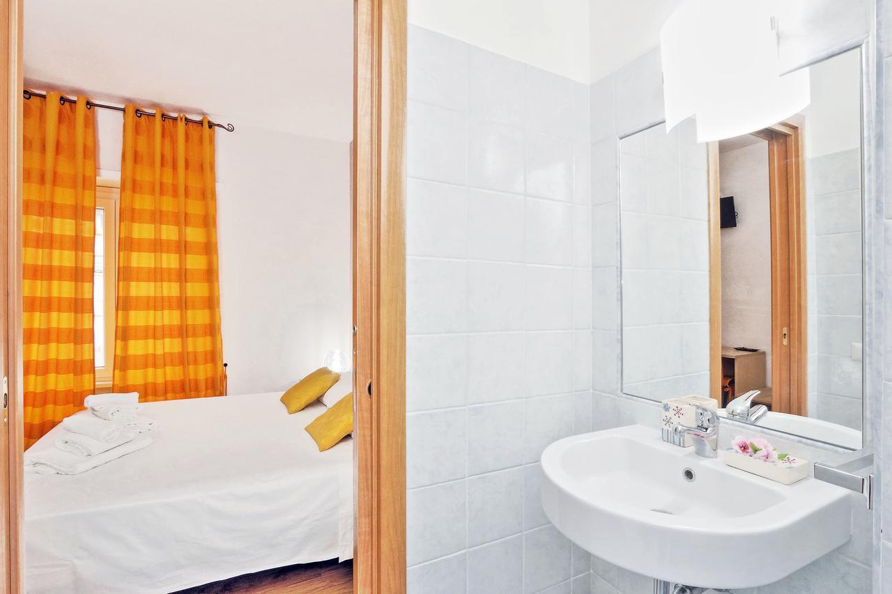 Affittacamere Trastevere 66 *