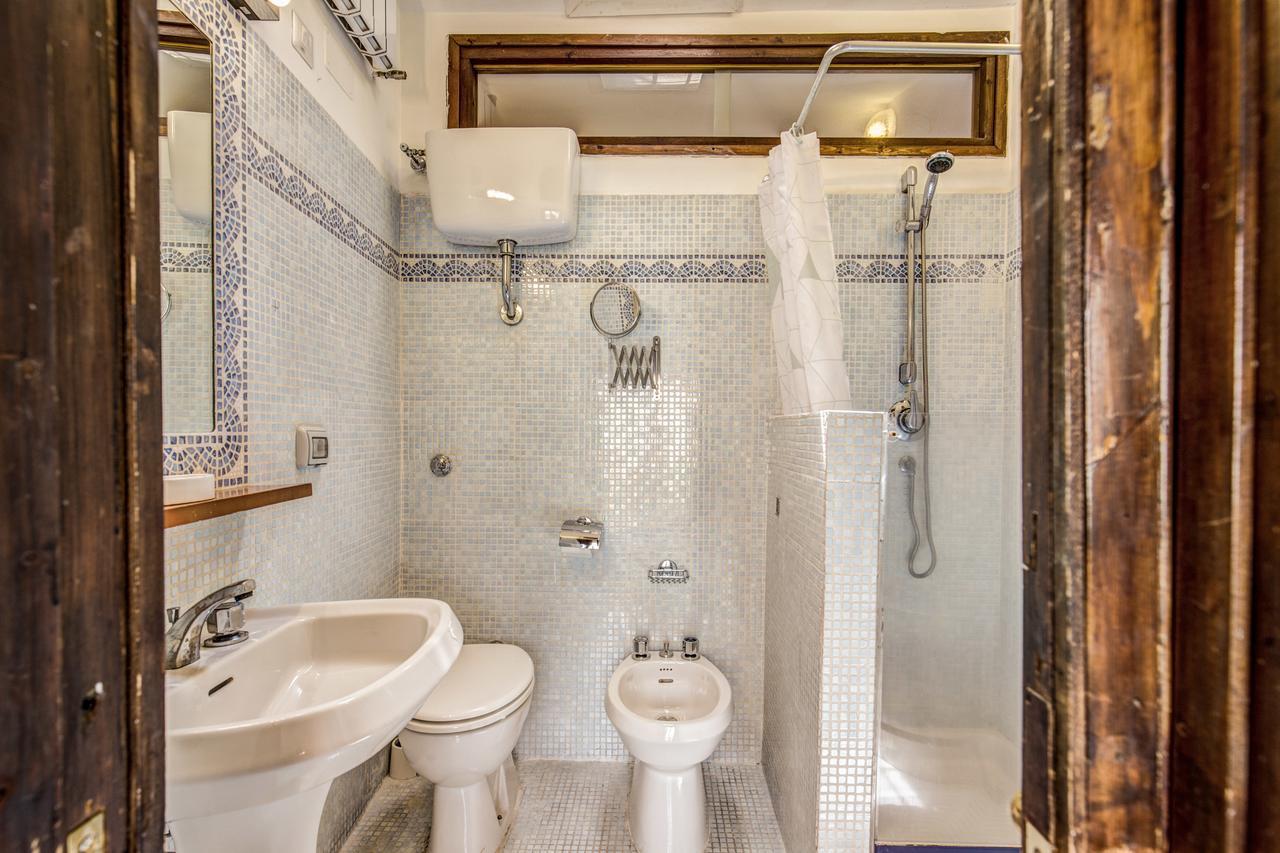Homehouse Garofano - Rione Monti - Colosseum Apartamento *
