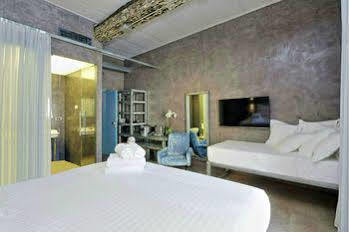 Hotel Mama's