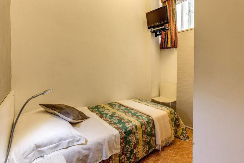 Dharma Boutique & Hotell