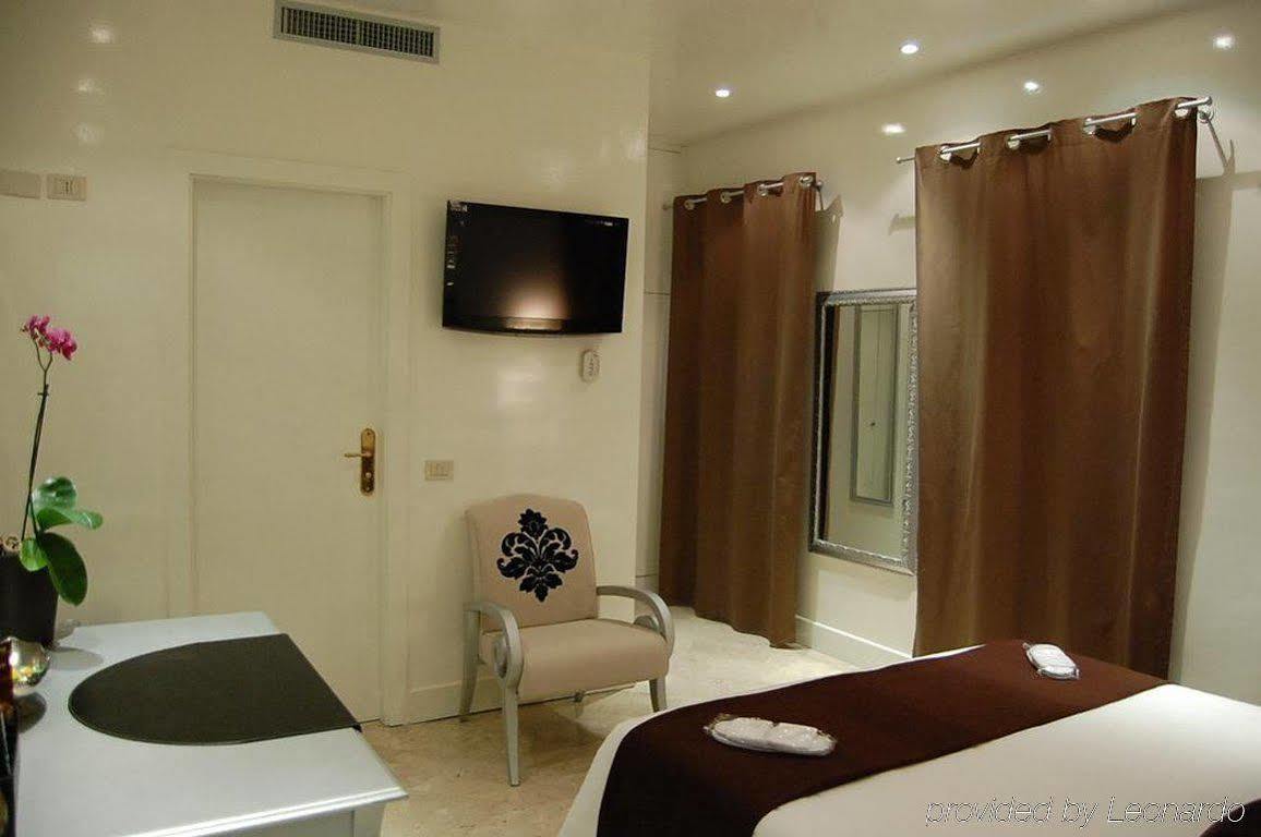 Royal Palace Luxury Hotel 4*