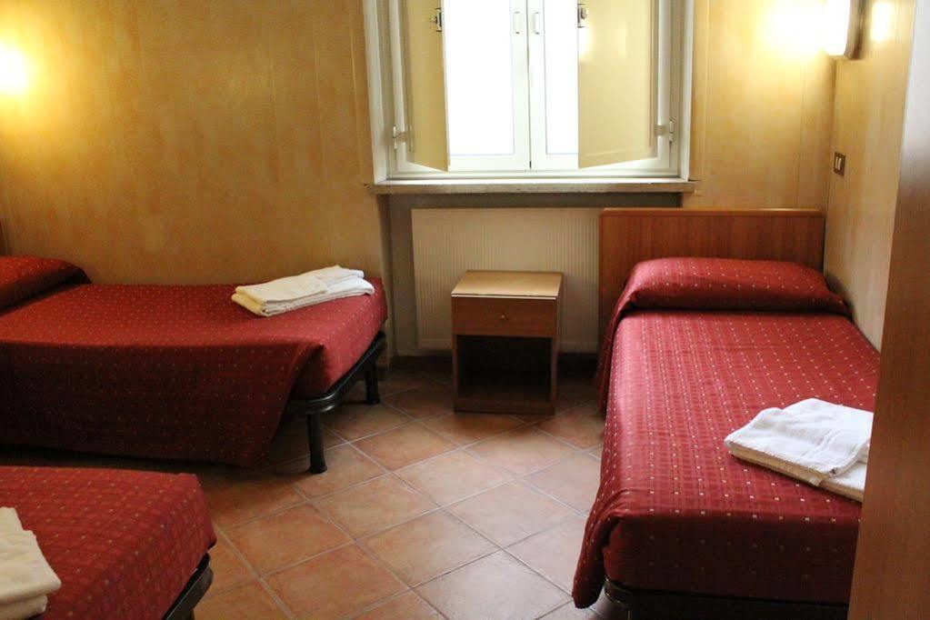 Casa Per Ferie Santa Maria Alle Fornaci 3* Roma