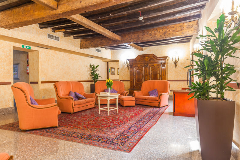 Madison Hotel 3*