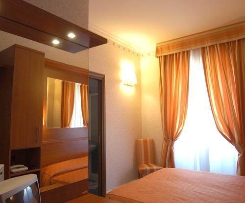 Hotell Orbis 2*