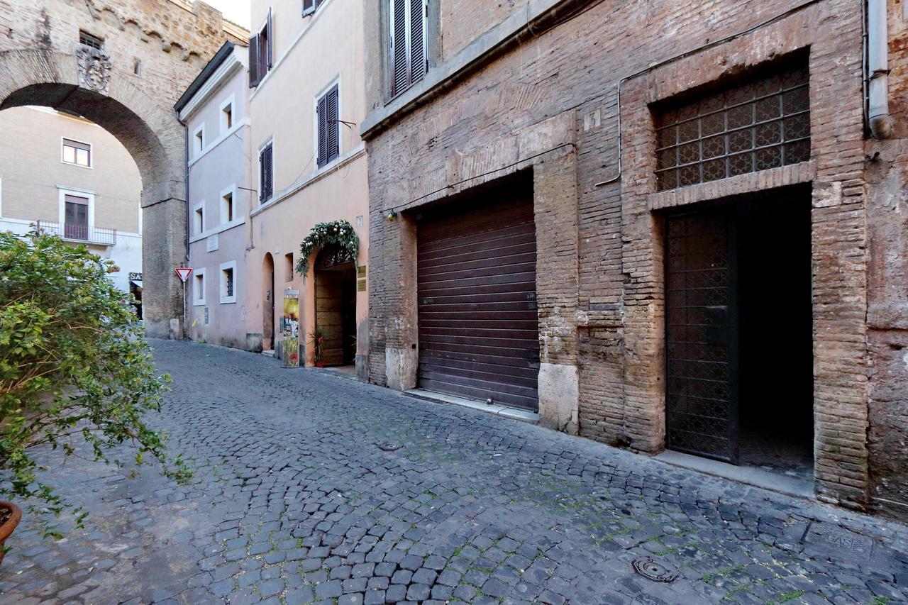 Characteristic Just Beside The Vatican Appartamento