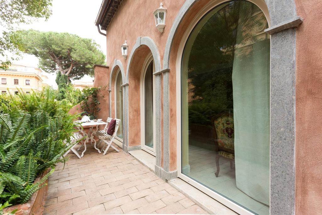 Via Delle Tre Madonne Apartment *