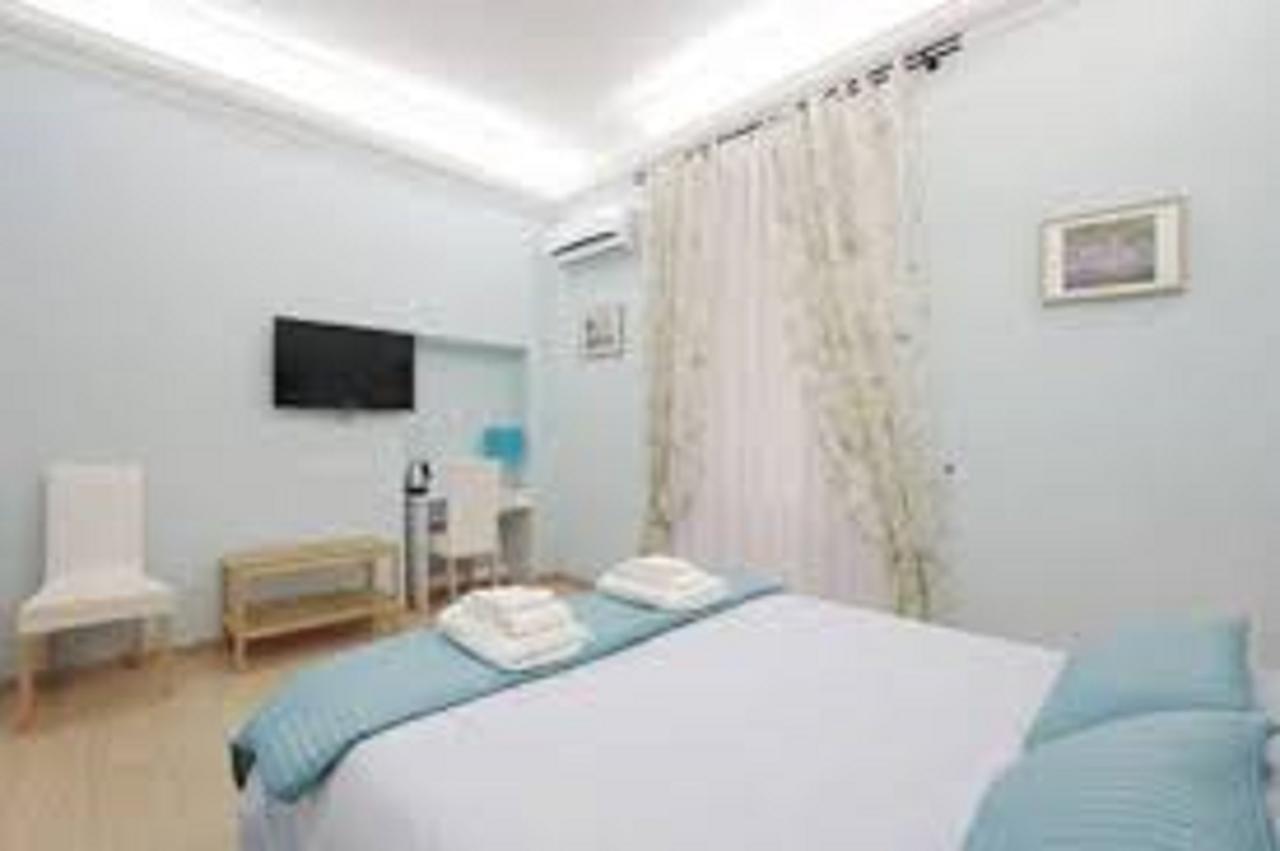 Rhome 18