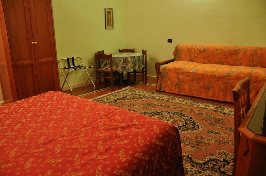 Hotel Sandra *