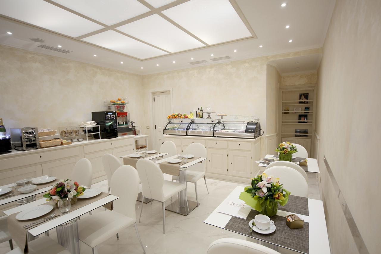 Maison Tritone Pensión 4*