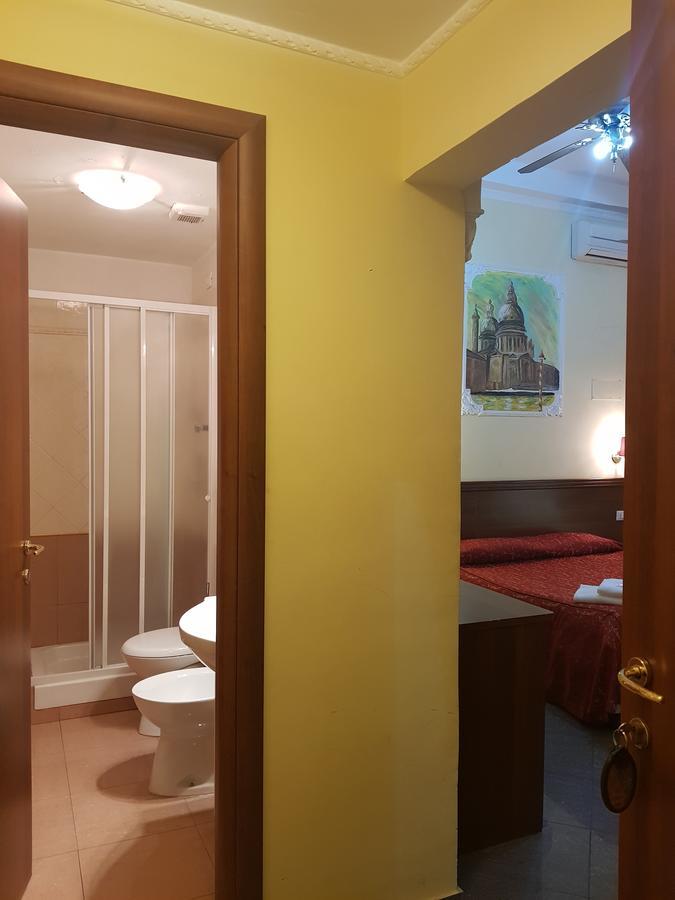Alojamento de Acomodação e Pequeno-almoço Rudy Center 2*