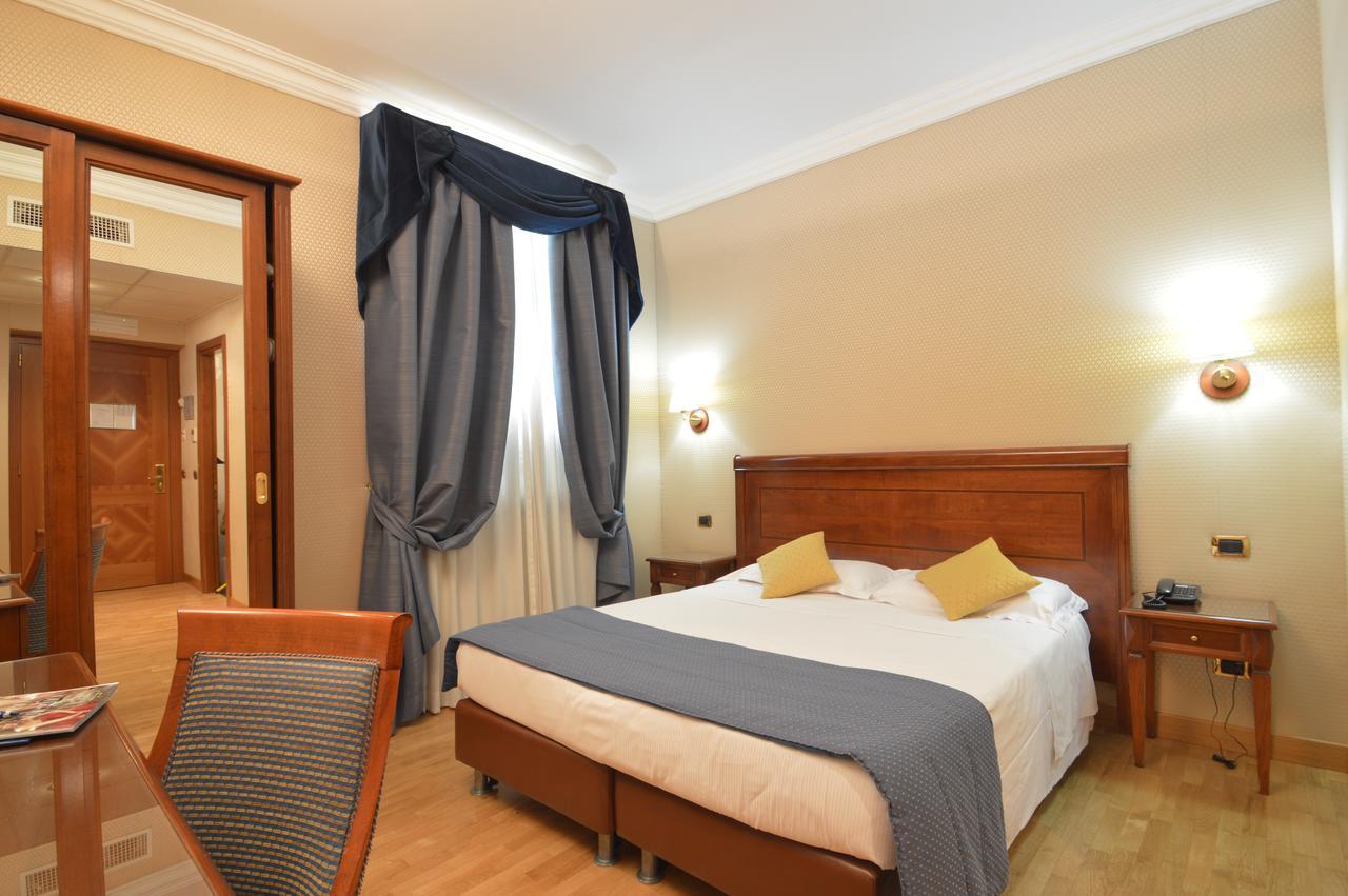 Montecarlo Hotel 3*