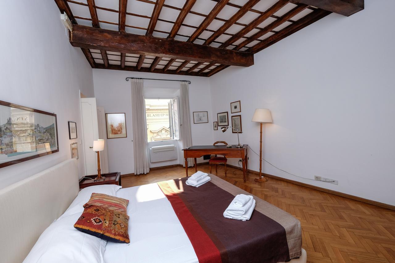 Apartment Via Giulia Art & Charm Rome