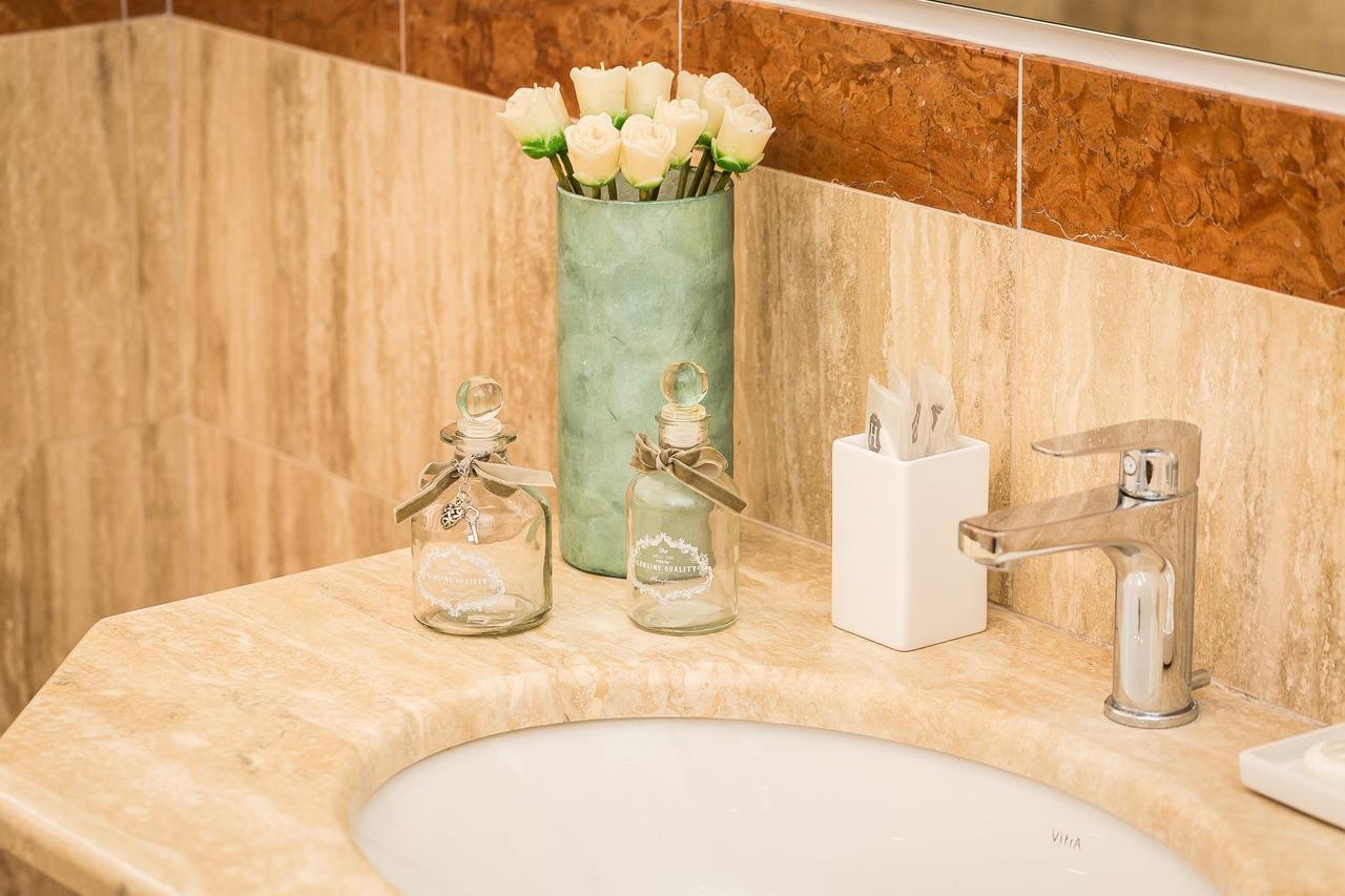 Prestigious Via Barberini Apartamento Roma