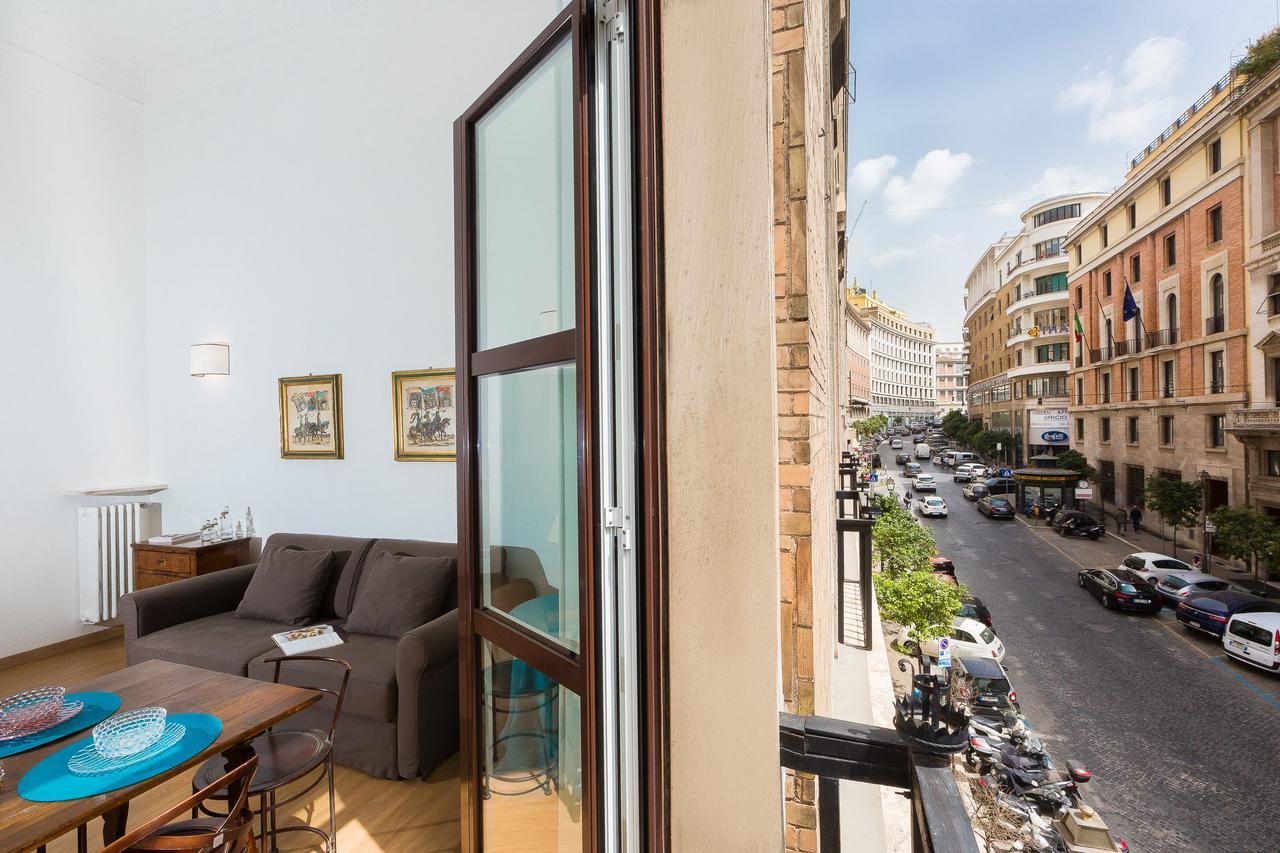 Prestigious Via Barberini Apartamento
