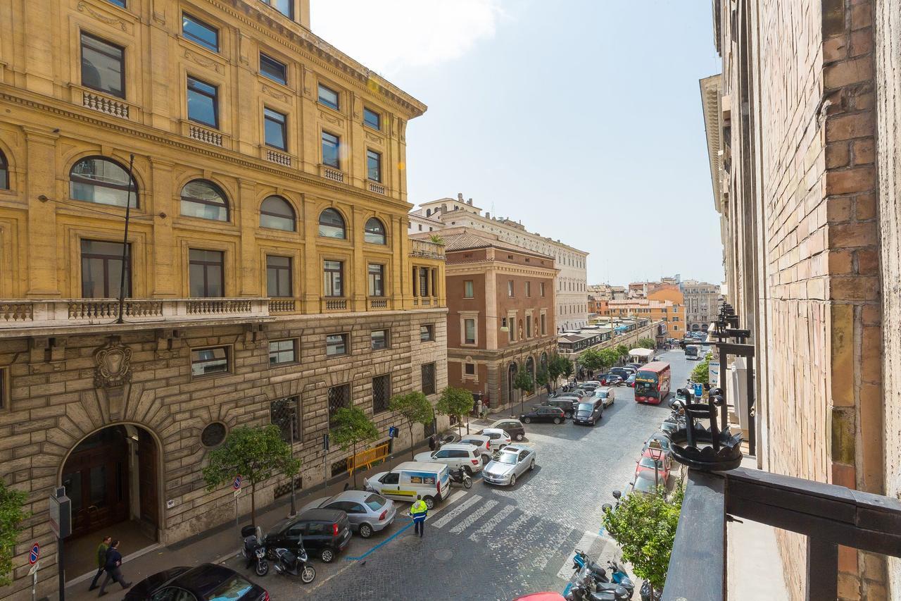 Prestigious Via Barberini Apartamento Roma