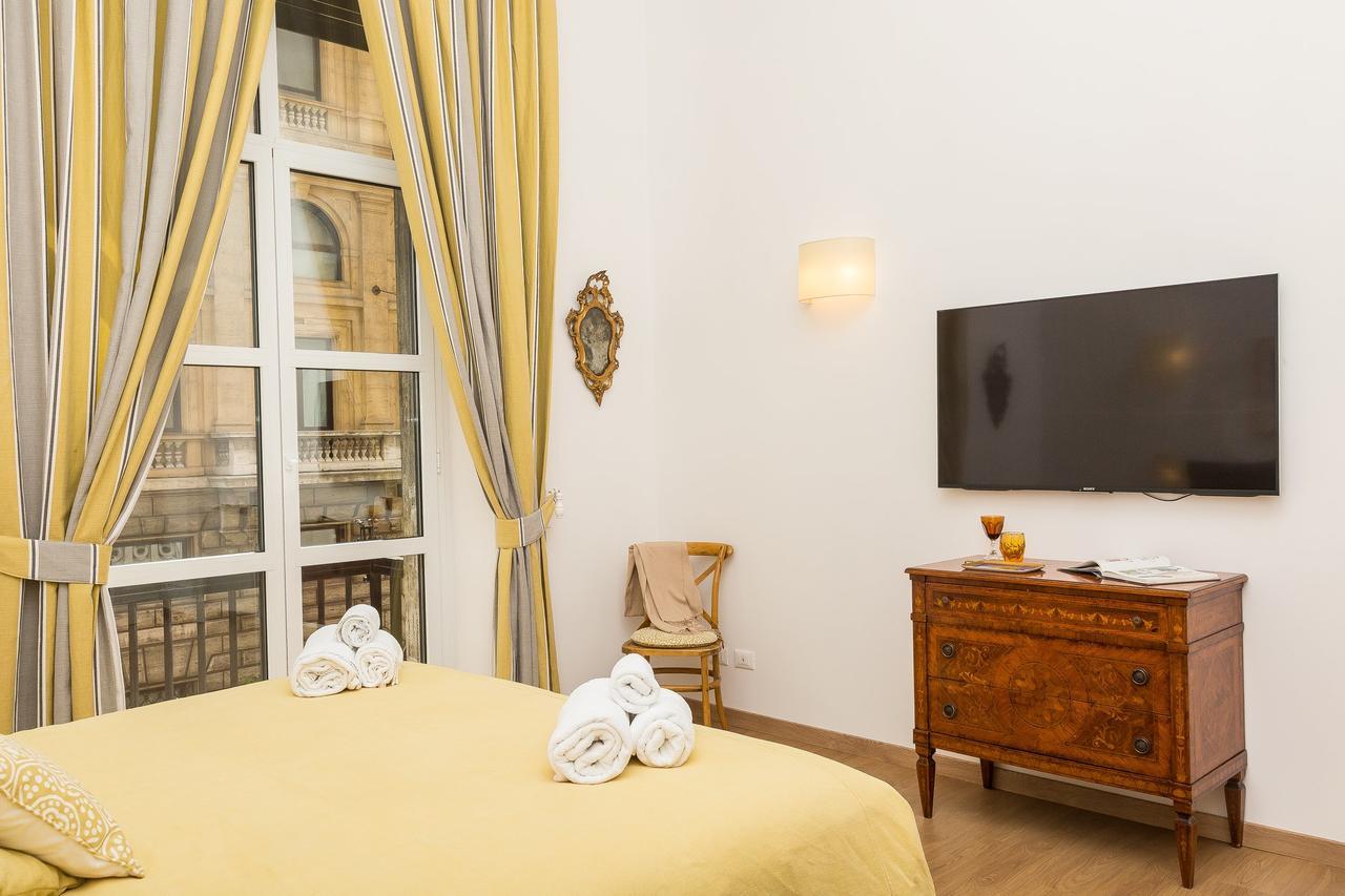 Prestigious Via Barberini Apartamento *