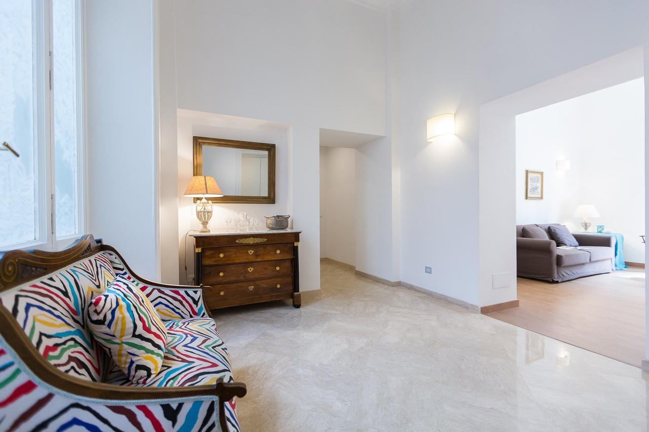 Prestigious Via Barberini Apartamento *