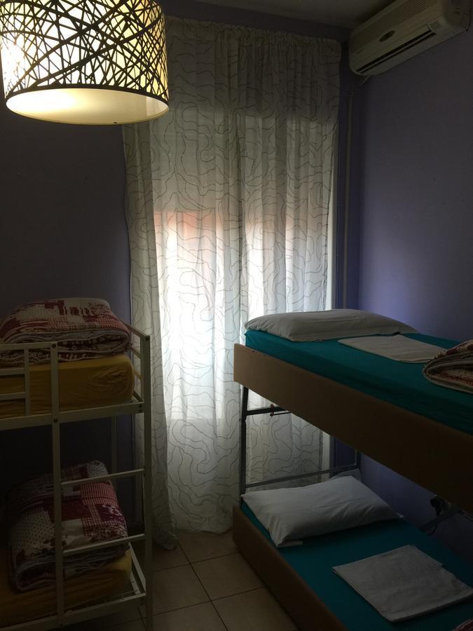 Hostal City *