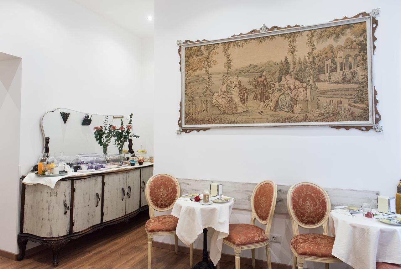 Domus Giulia Alojamento de Acomodação e Pequeno-almoço 2*