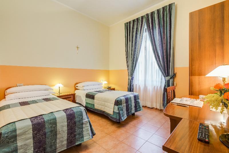 Domus Carmelitana 3* Rome