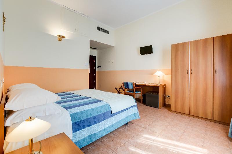 Domus Carmelitana Hotel 3*